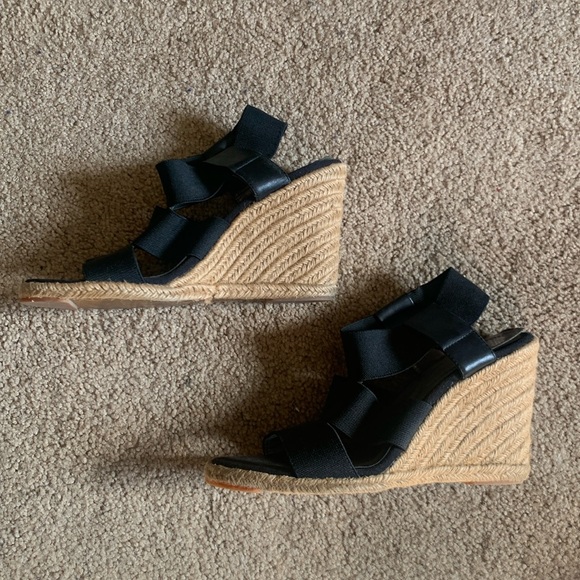 🖤Tahari Black Elastic Wedge Sandal Heels - Women’s Size 7 - Picture 2 of 8